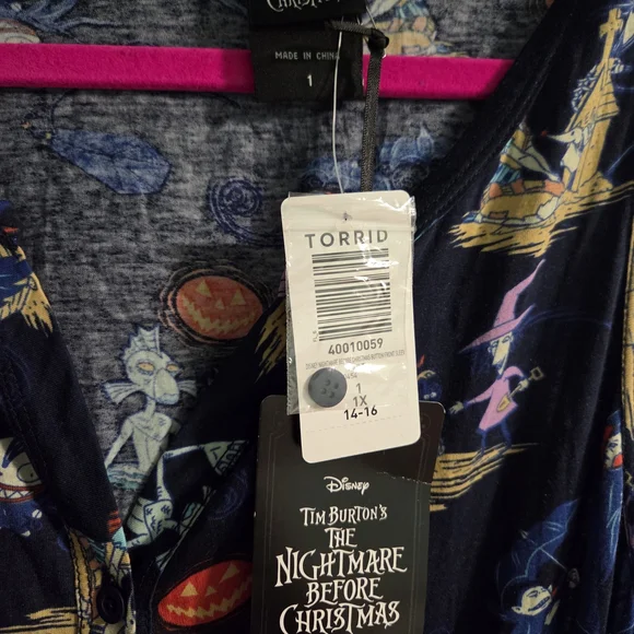 NWT Torrid Nightmare Before Christmas Button Front Sleeveless Romper- Size 3x - Picture 10 of 10